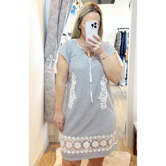 Rose & Rose Short Sleeve Striped Embroidered Crochet Trim Tunic Mini Dress Blue - Picture 1 of 12